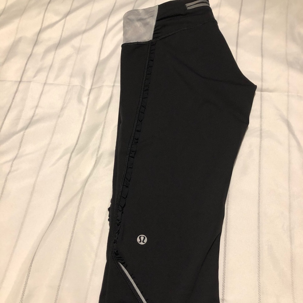 Lululemon Crop - Picture 4 of 4